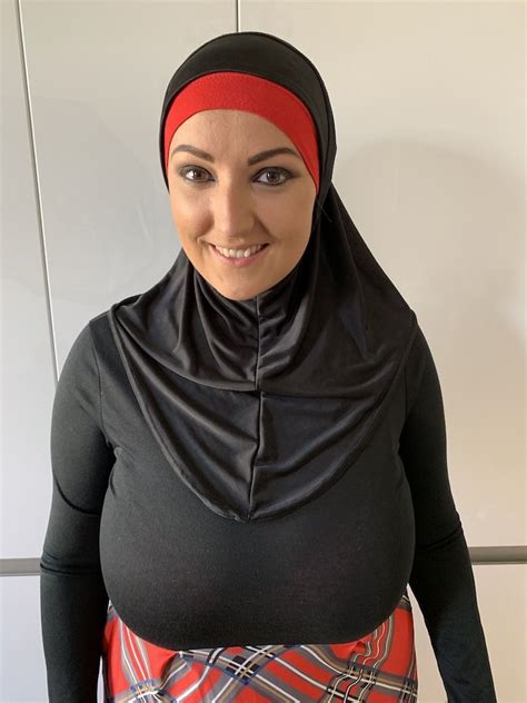 Arab busty slut 